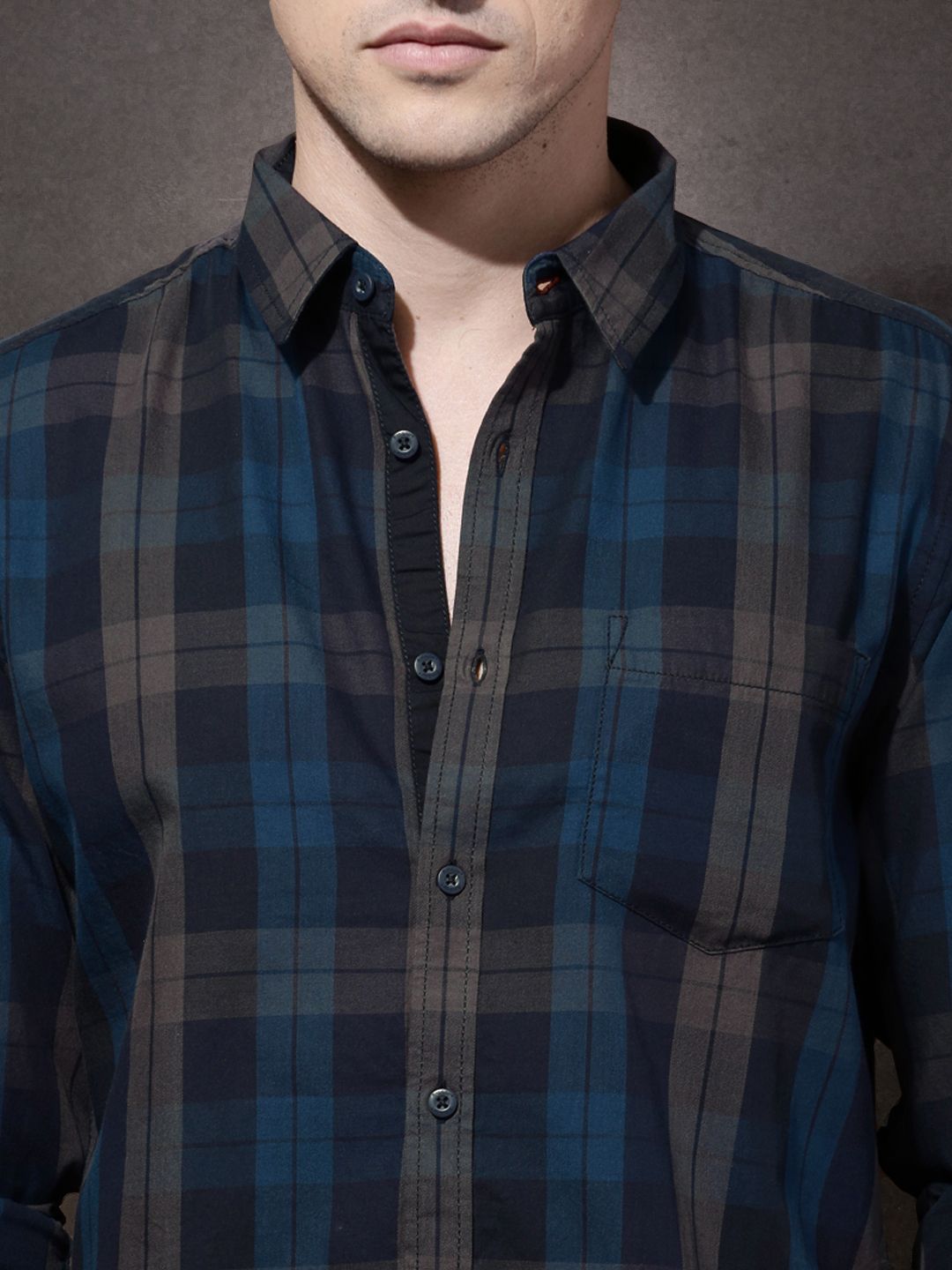 Roadster Men Navy & Grey Checked Casual Shirt - Image 2