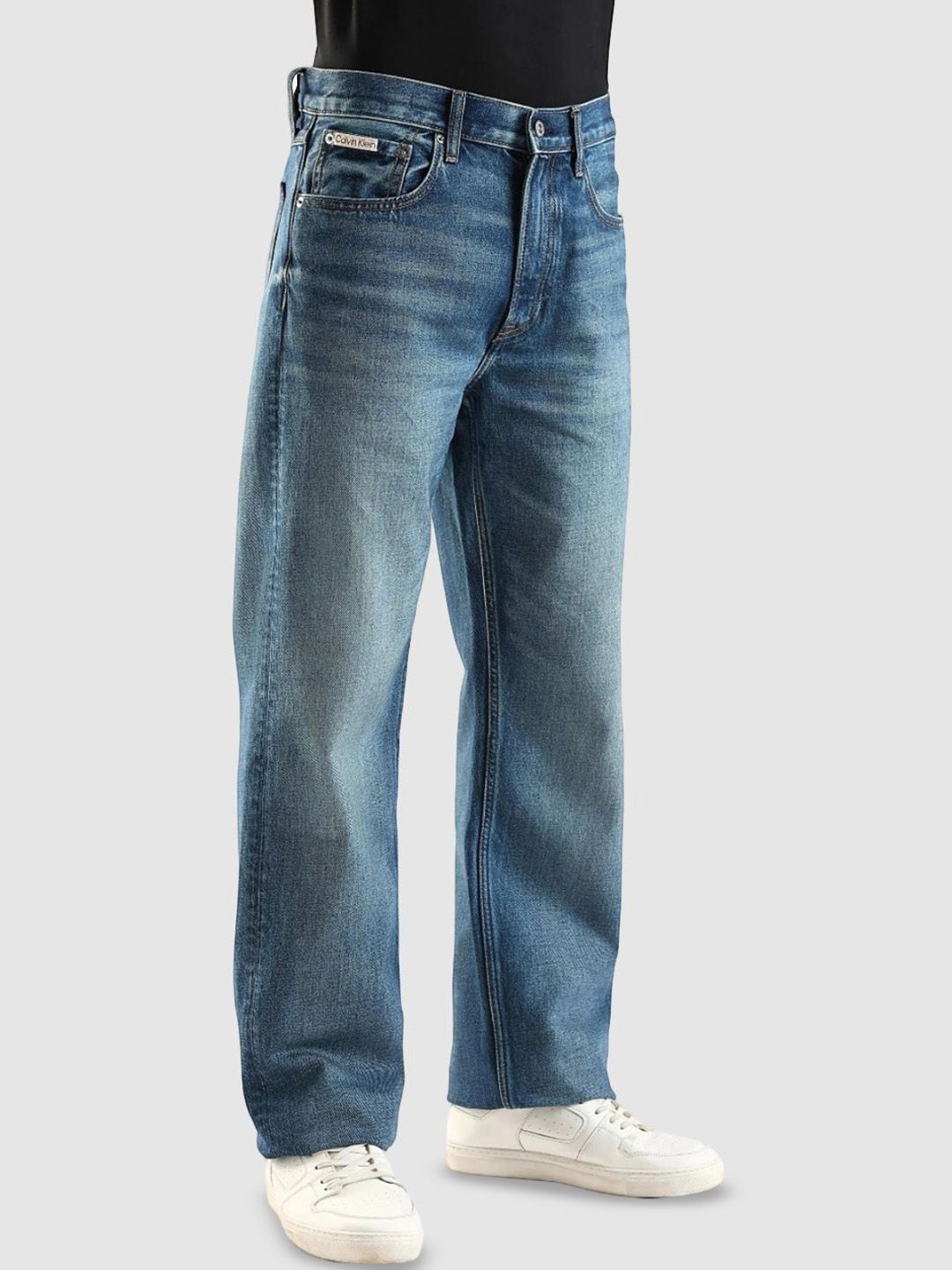 Men Straight Fit Mid-Rise Light Fade Cotton Jeans - Image 2